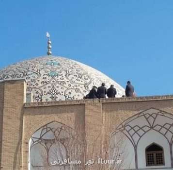 کارشناسان میراث در حال بررسی گنبد مسجد شیخ لطف الله بعلاوه ویدئو