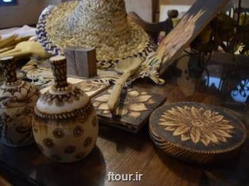 با حضور وزیر گردشگری؛ گواهی نامه شهرها و روستاهای ملی صنایع دستی اعطا شد