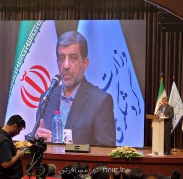 ضرغامی در رونمایی محصولات دانش بنیان گردشگری: فضای مجازی را غیرقانونی و گناه می دانند