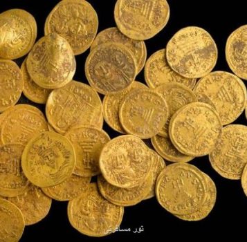 کشف گنجینه ای از سکه های طلا در دیوار